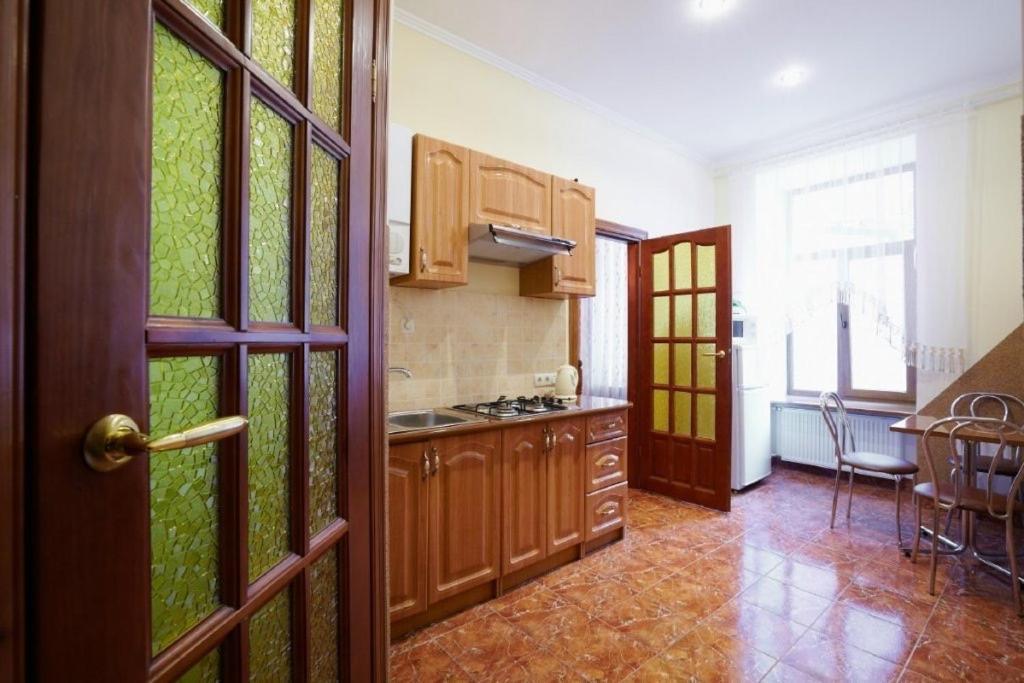 2 Rooms Central Anna Apartment Lviv Eksteriør bilde
